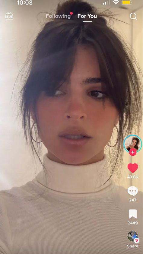 Light Whisky Bangs, Emrata Haircut, Trend Haircut 2023 Women, Emrata Hair, Wispy Bangs Long Dark Hair, Kendall Jenner Bangs, Kendall Jenner Fringe, Emily Ratajkowski Bangs, Brunette Fringe Bangs