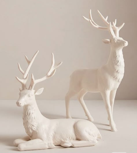 Reindeer Sculpture, Reindeer Decoration, Christmas Reindeer Decorations, Paper Mache Animals, Reindeer Figurine, Resin Christmas, White Deer, Sculpture Art Clay, Reindeer Decorations