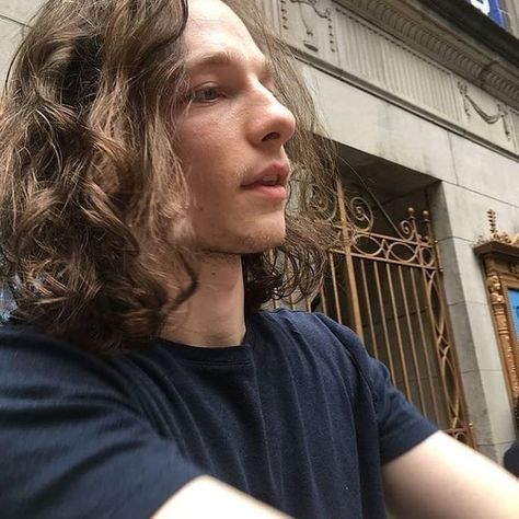 Shaggy Rogers, Mike Faist, Evan Hansen, Greasy Hair Hairstyles, Dear Evan Hansen, Zoo Wee Mama, Love My Husband, Doll Hair, Fav Celebs