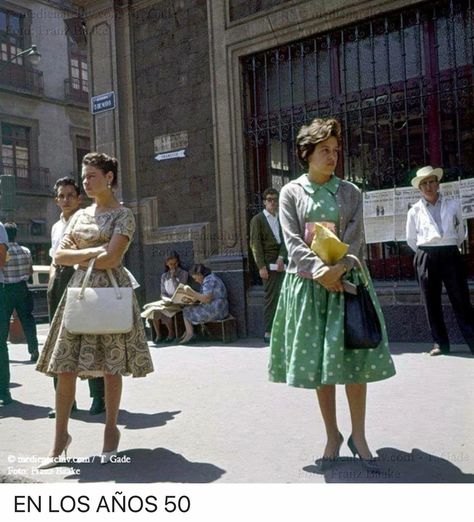 60’s Fashion, Vintage Fashion 1950s, Mexican Fashion, Mexican Women, 5 De Mayo, Little Shop Of Horrors, Fashion 1950s, Mexican Designs, México City