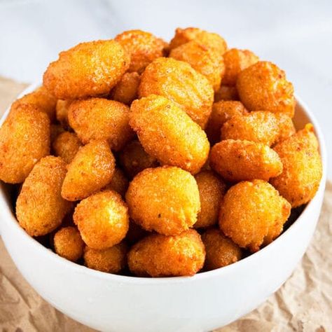 One Pan Fried Cheese Curds - One Pot Recipes Baked Cheese Curds, Pan Fried Cheese, Deep Fried Cheese Curds Recipe, Easy Cheese Curds Recipe, Pan Fried Cheese Curds, Fried Cheese Curds Recipe, Cheese Curds Recipe, Cheddar Cheese Curds, One Pot Recipes