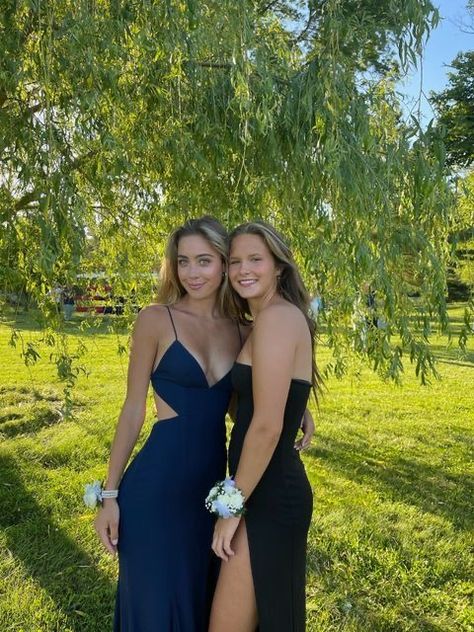 Navy Blue Prom Outfit, Strapless Grad Dresses, Simple Prom Dresses 2023, Non Basic Prom Dress, Simple Blue Prom Dress, Fitted Homecoming Dress With Sweep Train, Fitted Dress With Back Opening For Homecoming, Fitted Homecoming Dress With Back Opening, Fitted Dress With Customizable Length For Prom