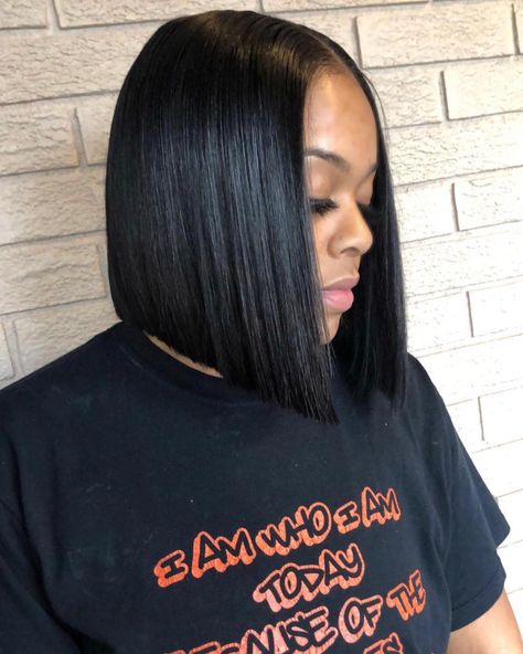 #hairbyEbunniee👑 on Instagram: “quick weave ! minimal leave out .. pretty & sleek for this cutie 🖤 JANUARY is open, information in my bio . see you soon ! #indyHair…” Bob See In With Leave Out, See In Bob Weave Black Women, Afro Weave, Black Women Weave Hairstyles, Loose Waves Hair Tutorial, Bob Ideas, Hair Braid Patterns, Quick Weaves, Sew In Wig