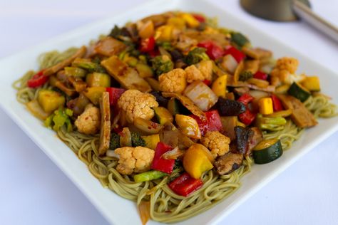 You do not need to sacrifice your health or budget for healthy fast food. Here are some tips for fast yet healthy cooking. Dean Ornish Recipes, Dean Ornish Diet, Chinese Egg Noodles, Ornish Diet, Veggie Stir Fry Recipes, Dean Ornish, Corn And Beans, Veggie Board, Lifestyle Medicine