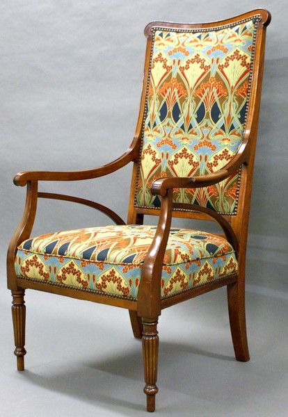 OnlineGalleries.com - A fine Art Nouveau arm chair with Liberty's fabric upholstery. Art Nouveau Upholstery Fabric, 1950 Chair, Reupholster Dining Room Chairs, Nouveau Furniture, Art Nouveau Interior, Dining Chair Upholstery, Art Nouveau Furniture, Tile Panels, Antique Chairs