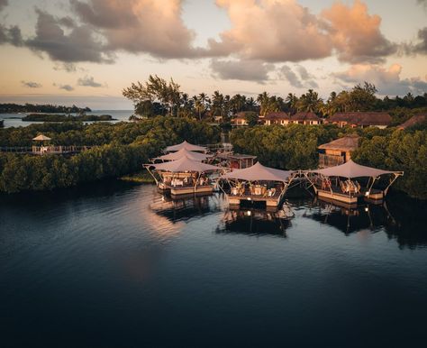 Restaurant Over Water, Floating Breakfast Maldives, Swim Up Bar Resort, Under Water Resturant, Floating Restaurant, Floating Hotel, Eco Luxury, Blue Space, Tropical Getaways