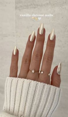 Proposal Nails Ideas, Proposal Nails, Solid Nails, Engagement Nails, Easy Diy Ideas, Trending Colors, Chrome Nails Designs, Graduation Nails, Glamour Nails