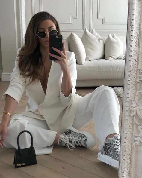 @dresslikemila : « 🕊🕊🕊  #ootd #ootdfashion #ootdstyle #style #fashion #inspiration #zaralover #b23 #dior #outfit… » Dior Converse Outfit Women, Classy Sneakers, Dior Clothes, Best Summer Outfits, Checkered Outfit, Dior Outfit, Elegant Sneakers, Trainers Outfit, Summer Outfits For Women