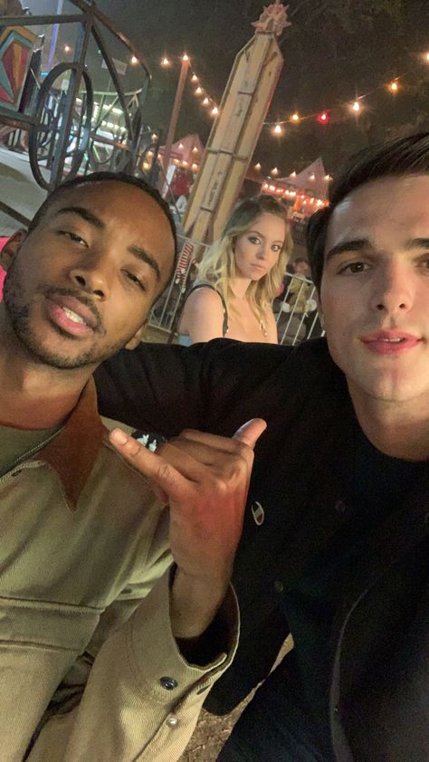 Algee Smith, Jacob Elordi, and Sydney Sweeney on the set of Euphoria (2019) Mckay Euphoria, Love Jones Movie, Algee Smith, Tv Show Couples, 2013 Swag Era, Jacob Elordi, Juju On That Beat, Sydney Sweeney, Movies And Series