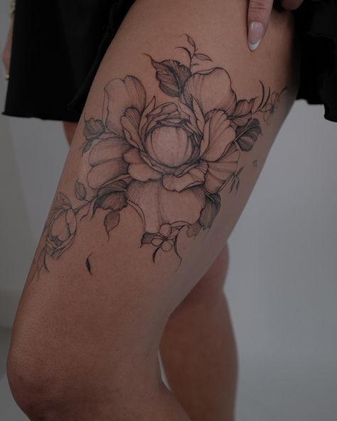 By IG @lorietattoos  Los Angeles tattoo artist DM Instagram to book  #tattoosforwomen #tattooidea #armtattoo #tattooinspiration #finelinetattoo #finelinetattoodesign #finelineartist   Floral fineline tattoo for women. Dainty forearm tattoo. Peony tattoo. Tattoo ideas. Tattoo design with flower. Flower tattoo for women. Thigh tattoo inspo. Floral leg tattoo Dainty Peony Tattoo, Dainty Forearm Tattoo, Peony Flower Tattoo, Tattoo Peony, Thigh Tattoo Ideas, Peony Flower Tattoos, Los Angeles Tattoo, Floral Thigh Tattoos, Flower Thigh Tattoos