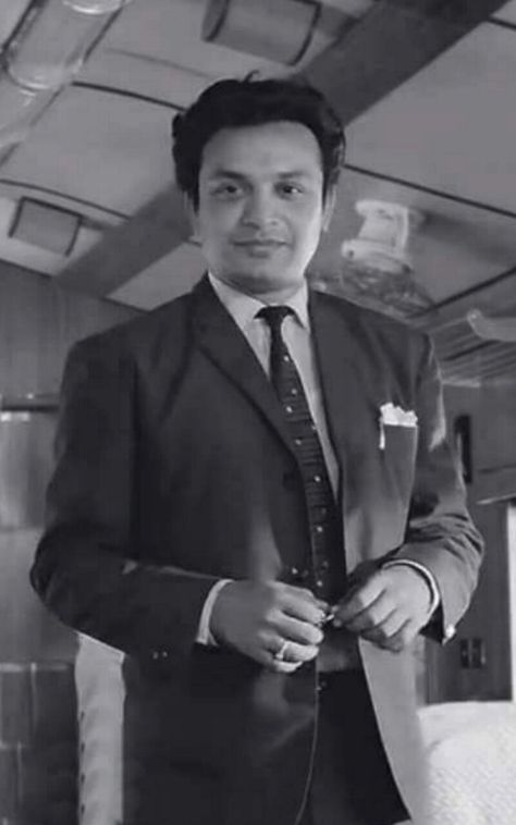 🎻 Legendary Bengali actor Uttam kumar / 4.11.18 Uttam Kumar Nayak, Uttam Kumar, East Pakistan, Best Actor, Art Drawings, Actors, Film, Drawings, Fictional Characters