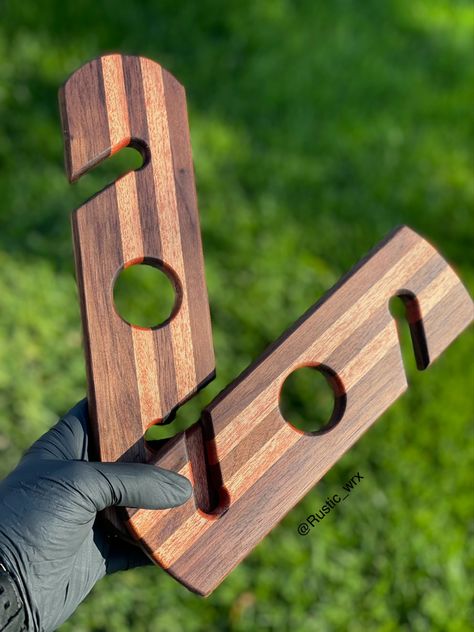 Wine Box Diy, Wine Bottle Glass Holder, Wooden Wine Holder, Wine Glass Hanger, Wine Holders, Beer Wood, Wine Caddy, Craft Booth Displays, Wood Projects That Sell