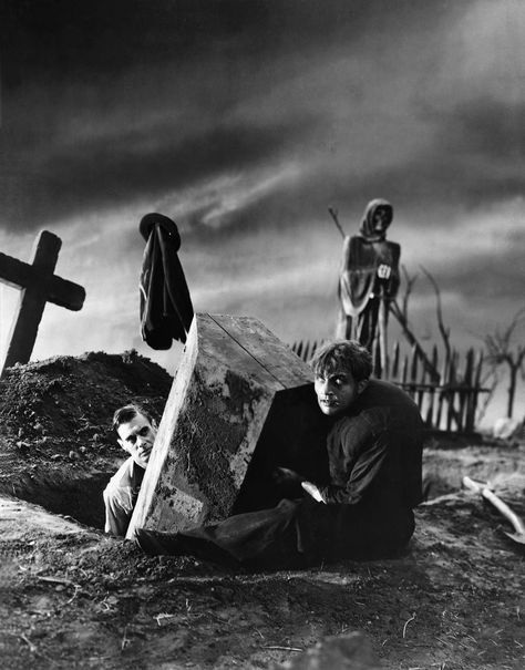 Frankenstein - Dr. Frankenstein And Fritz - Grave Robbers Frankenstein 1931, Hollywood Monsters, Classic Monster Movies, Universal Studios Monsters, The Legend Of Sleepy Hollow, The Creeper, Famous Monsters, Horror Monsters, Horror Posters