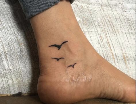 Mum Tattoo, Boho Tattoos, Foot Tattoo, Birds Tattoo, Jesus Fish Tattoo, Small Tattoos, Tatting, Tattoos