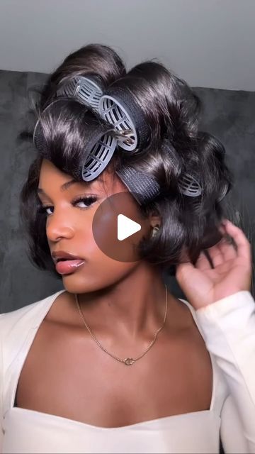 𝒥𝒶𝒹𝒶 ℛ𝒾𝒹𝒹𝓁ℯ♡ on Instagram: "Let’s take out these Velcro Rollers together.#bobcuthair #velcrorollers" Roller Set Blowout, Harlem Nights Hairstyles, Black Hair Roller Set Styles, Black Women Rollerset Hairstyles, Short Wand Curls Black Hair, Short Hair Velcro Rollers, Big Bouncy Curls Medium Hair, Roller Sets On Natural Hair, Short Roller Set Black Hair