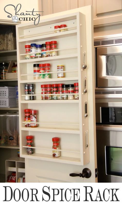 Door Spice Rack  http://www.shanty-2-chic.com/2012/10/pantry-ideas-door-spice-rack.html Build A Spice Rack, Butler Pantries, Door Spice Rack, Diy Spice Rack, Organized Pantry, Shanty 2 Chic, Diy Spices, Pantry Doors, Smart Tiles