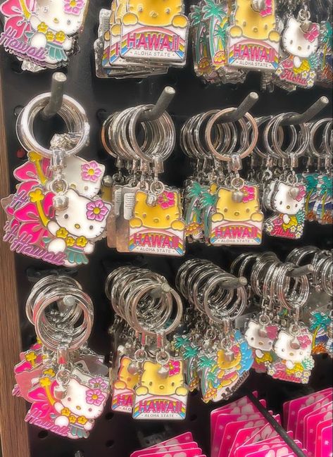 Hello Kitty Keychains, Hawaii Hello Kitty, Coconut Dream, Malibu Barbie, Hello Kitty Items, Beach Girl, Key West, Key Chains, Summer Aesthetic