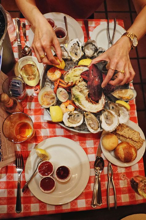 'Lunch at Grand Central Oyster Bar & Restaurant' - click it to read more! Grand Central Oyster Bar, Oyster Bar Restaurant, Visiting New York City, Visiting New York, Visit New York City, Bar And Restaurant, Food Photography Inspiration, Oyster Bar, Visit New York