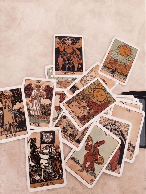 Kartu Tarot, Rider Waite Tarot, Tarot Cards Art, Rider Waite, Witch Aesthetic, Witchy Vibes, Tarot Readers, Christmas Aesthetic, Oracle Cards