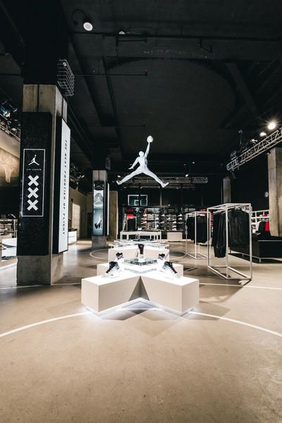 306 Jordan Store, Nike Retail, Shoe Store Design, Jordan Shop, Retail Interior Design, Bedroom Door Design, Shop Layout, Retail Store Design, Streetwear Shop