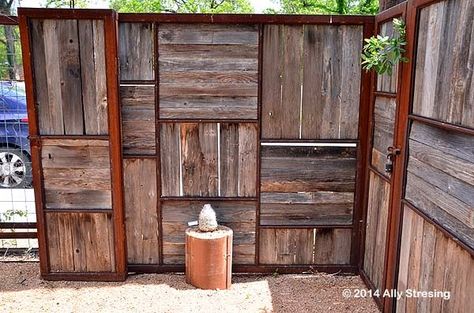 Rebar Fence Privacy Screens, Reclaimed Wood Fence Ideas, Corrugated Metal Fence, Metal Fences, Wood Privacy Fence, Fence Gate Design, Fence Designs, Privacy Fence Designs, Pallet Fence