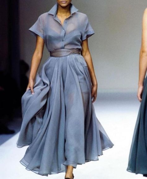 Organza Skirt, Fitted Midi Dress, Maxi Skirts, Vogue Paris, Mode Inspiration, Classy Dress, Blue Dress, Look Fashion, Aqua Blue