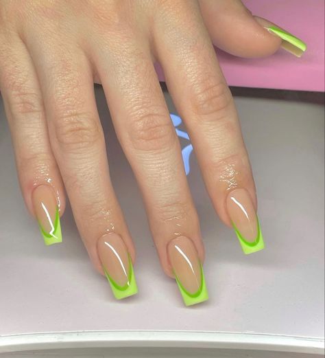 #nail design #nail inspo #elegant nails #nails #elegant nails #trendy nails #minimalist nails #cool nail inspo #nails idea #nude nail designs #graduation nails #summer nails #coffin nails designs #coffin nails #grad nails #summer toe nails #spring nails #nail ideas #nails acrylic #nail designs #nail inspo #nagels #nägel inspiration Green Tip Nails, Gel Nails Long, Green Acrylic Nails, Neon Nails, Uñas Acrilicas, Fire Nails, Funky Nails, Pretty Acrylic Nails, Chic Nails