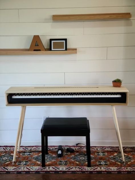 Keyboard Room, Bedroom Recording Studio, Piano Living Rooms, Modern Piano, Piano Table, Home Studio Desk, Piano Desk, Painted Pianos, Piano Decor