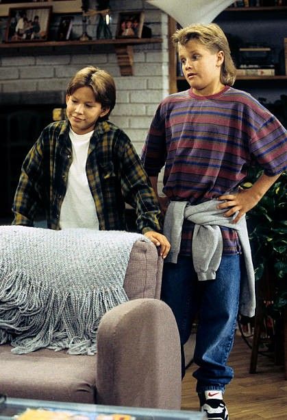 2000s Boys Fashion, 1990s Outfits, 2000s Boys, Jonathan Taylor Thomas, Surprise Dance, Jonathan Taylor, Home Improvement Tv Show, 1990s Fashion, 90s Shirts