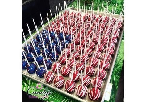 Celebrate the 4th of July with the best backyard party foods and desserts ? Simple red, white and blue recipes that will have you covered on independence day . American Flag Cake Pops, Flag Cake Pops, 4th Of July Cake Pops, Patriotic Cake Pops, American Flag Cake, Patriotic Cake, Custom Cake Pops, July Desserts, Flag Cake