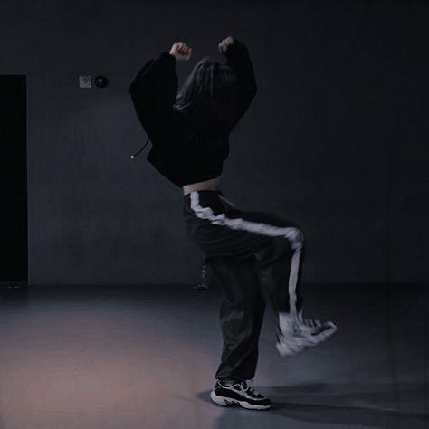 Dance Aesthetic Hip Hop, Hiphop Dancer, Aesthetic Hip Hop, Hip Hop Aesthetic, Dance Hip Hop, Dancer Lifestyle, Hip Hop Dancer, Dance Dreams, Dream Music