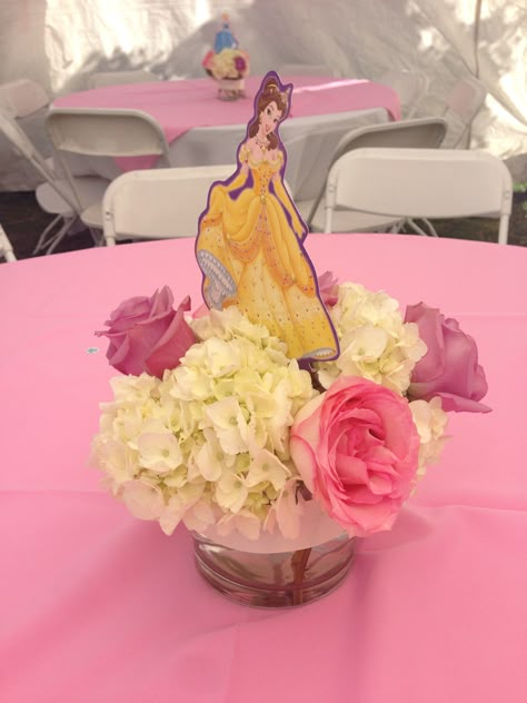 Princess Flower Centerpieces, Princess Theme Birthday Centerpieces, Centerpieces For Princess Party, Princess Flower Arrangements, Princess Center Piece Ideas, Princess Theme Centerpieces Diy, Princess Theme Table Decorations, Disney Princess Theme Centerpieces, Princess Centerpiece Ideas Diy