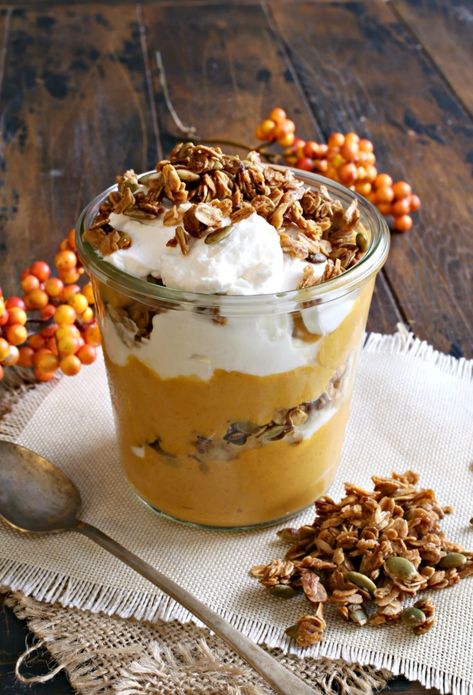 Pumpkin-Yogurt-Parfait-with-Pumpkin-Seed-Granola-1 Pumpkin Seed Granola, Pumpkin Crumble, Homemade Pumpkin Seeds, Pumpkin Parfait, Healthy Parfait, Seed Granola, Yogurt Recipes Healthy, Pumpkin Yogurt, Yogurt Parfait Recipe