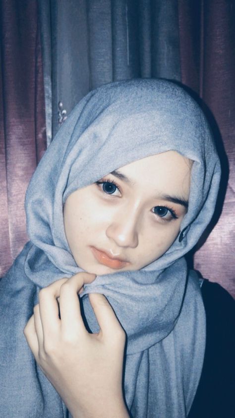 Foto Cewek Hijab Aesthetic, Something In The Way, Muslim Pictures, Hijab Aesthetic, Beautiful Muslim Women, Hijab Chic, Hijabi Girl, Muslim Girls, Beautiful Hijab