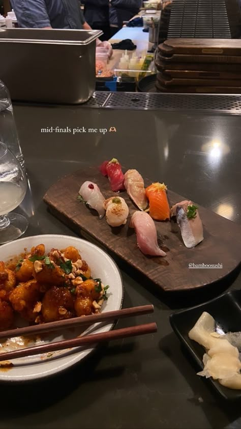 Cooking Ig Story, Sushi Ig Story, Ig Story Ideas Food, Food Ig Story Idea, Dinner Ig Story, Sushi Aesthetic Instagram Story, Restaurant Ig Story, Sushi Instagram Story, Sushi Date Aesthetic