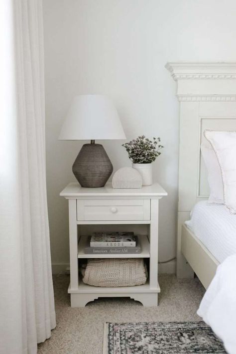 Simple Nightstand Decor, How To Decorate A Nightstand, Bedside Table Decor Ideas, Bedroom Nightstand Decor, Small Bedroom Makeover, Simple Nightstand, All White Bedroom, Bedside Table Decor, Bedroom Nightstand