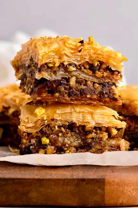 Chocolate Pistachio Baklava, Chocolate Baklava Recipe, Baklava Pie, Baklava Recipes, My Greek Dish, Chocolate Baklava, Pistachio Baklava, Baklava Recipe, Frozen Chocolate