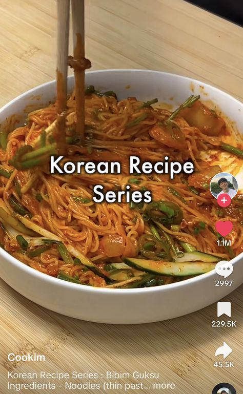 Bibim Guksu, Korean Food Side Dishes, Anchovy Sauce, Ramen Recipes Easy, Korean Recipe, Noodle Recipes Easy, Tasty Recipes Videos, Style Evolution, Quick Recipes Snacks