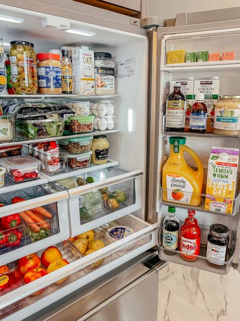 The Best Fridge Organizers From Amazon Big Fridge, House Organisation, Kitchen Organization Pantry, Refrigerator Organization, Fridge Organization, Apartment Decor Inspiration, Pantry Design, First Apartment, Home Organization Hacks