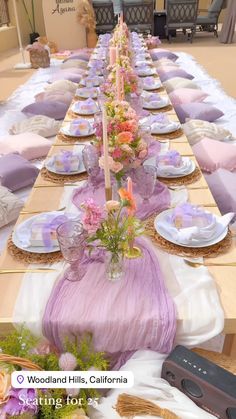 Purple Dinner Table Decor, Purple Birthday Dinner Party, Romantic Theme Party, Pink And Purple Tea Party, Lilac Themed Party, Lavender Brunch Decor, Lavender Dinner Party, Bridgerton Party Decor Ideas, Lavender Brunch