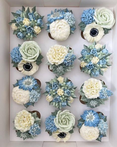 Kylie Baby Shower, Buttercream Flowers Tutorial, Dedication Cake, Flower Cake Design, Business Birthday, Buttercream Flower Cake, Birthday Sale, 21st Birthday Cakes, Cupcake Cake Designs