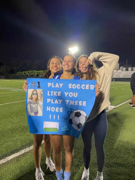 Soccer Poster Ideas For Friend Funny, Signs For Soccer Players Ideas, Cute Football Signs For Games, Funny Posters For Sports Games, Soccer Playoff Posters, Game Poster Ideas Sports, Soccer Poster Ideas Signs, Poster Ideas For Soccer Games, Poster For Soccer Game