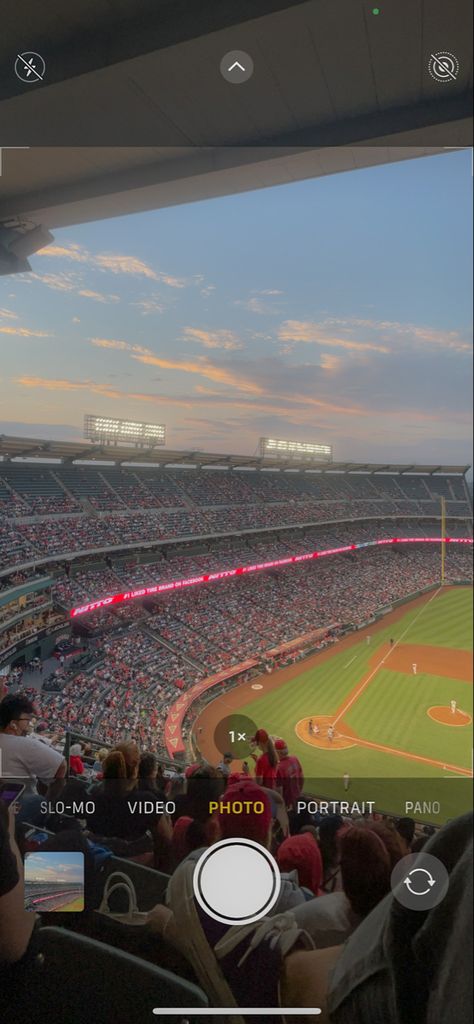 Baseball Game Instagram Story, Baseball Stadium Pictures Photo Ideas, Baseball Instagram Pictures, Baseball Instagram Story, Baseball Game Photo Ideas, Baseball Game Instagram Pictures, Stadium Picture Ideas, Baseball Game Aesthetic, Stadium Pics