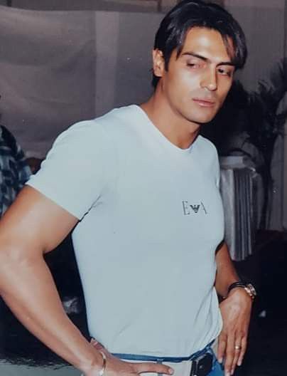 Psl Gods, Arjun Rampal, Indian Actors, Retro Bollywood, Older Man, Man Crush Monday, 90s Bollywood, Ideal Type, Modest Fashion Outfits