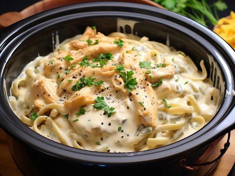 Easy Crockpot Chicken Alfredo Recipe, Chicken Alfredo With Jar Sauce, Alfredo Crockpot, Easy Crockpot Chicken Recipes, Homemade Chicken Alfredo, Crockpot Chicken Alfredo, Teriyaki Chicken Crock Pot, Ghee Recipe, Chicken Noodle Soup Crock Pot