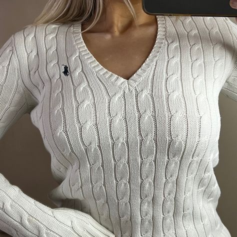 Cricket Jumper Outfit Women, Cable Knit Jumper Outfit, Polo Ralph Lauren Women Outfits, Ralph Lauren Sweater Outfit, Knitted Jumper Outfit, Ralph Lauren V Neck, Ralph Lauren Jumper, Ralph Lauren Cable Knit, Jumper Outfit