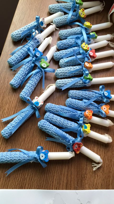 Crochet Baptismal Souvenirs, Souvenir Ideas For Christening, Crochet Souvenirs Gift Ideas, Souvenirs For Christening, Grunge Candles, Grunge Candle, Personalized Candles Diy, Baptismal Souvenir, Crochet Candle Holder