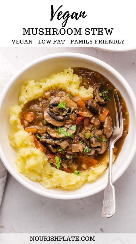 This mushroom stew is a hearty, family-friendly, easy, one-pot meal that is ready in less than 30 minutes. You can eat it all year round and goes well with pasta, quinoa, rice or mashed potatoes. #mushroomstew #veganmushroomstew #vegandinner Mushroom Beef Stew, Meals Under 200 Calories, Resep Vegan, Vegan Mashed Potatoes, Mushroom Stew, With Mashed Potatoes, Usa Food, Beef Stew Recipe, Stew Recipe