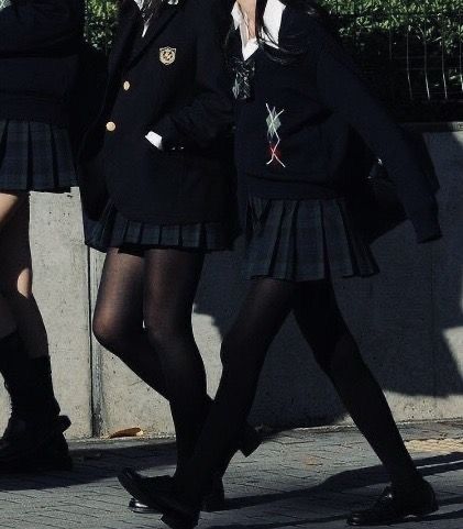 Private School Uniforms, Boarding School Aesthetic, Dark Academia Fashion Pants, School Uniform Fashion, School Uniform Outfits, 일본 패션, Under Your Spell, Dark Academia Fashion, Academia Fashion