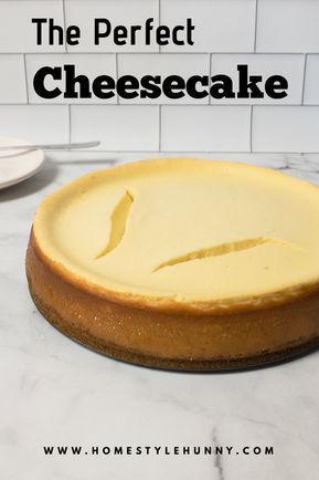 Cheesecake Recipe No Water Bath, Cheesecake Classic, Original Cheesecake Recipe, Cheesecake Recipes Easy Homemade, Homemade Cheesecake Recipes, Raspberry Sauce Recipe, No Bake Vanilla Cheesecake, Holiday Desserts Christmas, Dessert Parfait